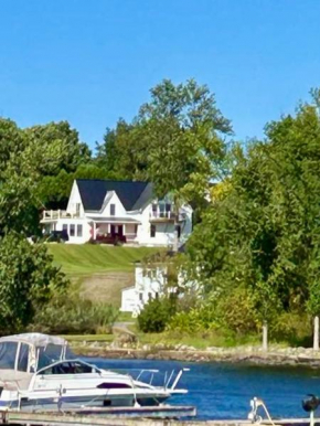 Gray's Manor - Lake Memphremagog